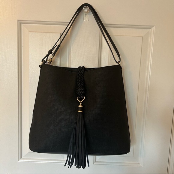 Stella & Dot Hayes Tassel Hobo Purse GUC - Picture 2 of 13